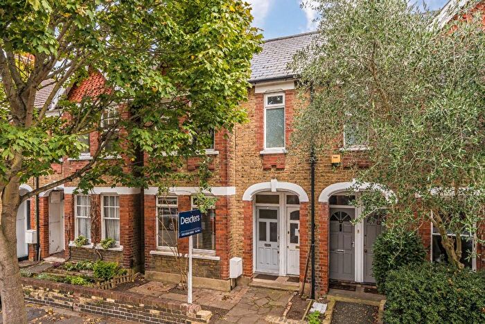 2 Bedroom Flat For Sale In Darell Road, Kew, TW9