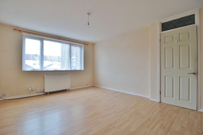 2 Bedroom Flat For Sale In Devonshire Avenue, Southsea, PO4
