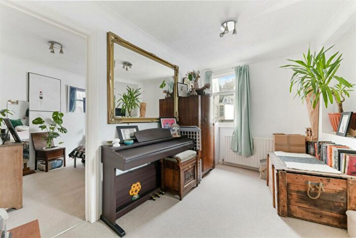 1 Bedroom Flat For Sale In High Street, Ewell, Epsom, KT17
