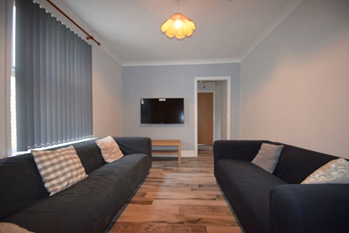 6 Bedroom Terraced House To Rent In Glenroy Street, Roath, CF24