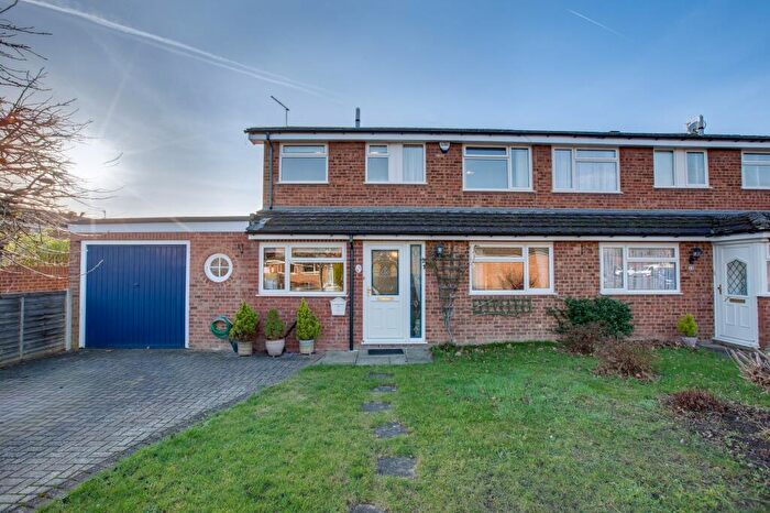 3 Bedroom Semi-Detached House For Sale In Willows Road, Bourne End, SL8