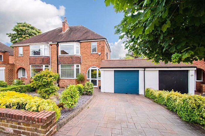 4 Bedroom Semi-Detached House For Sale In Schoolfields Road, Shenstone, Lichfield, WS14