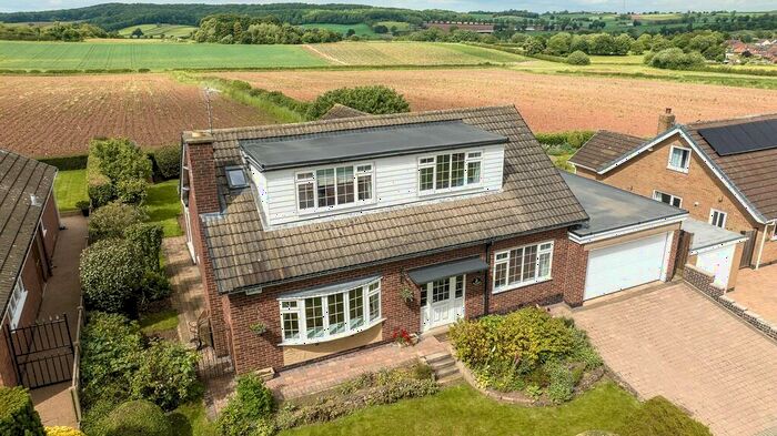 3 Bedroom Detached House For Sale In Sunningdale Drive, Woodborough, Nottingham, NG14