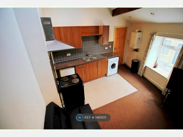 2 Bedroom Flat To Rent In Clayton Le Moors, Accrington, BB5