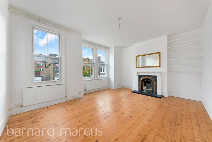 2 Bedroom Flat To Rent In Avarn Road, London, SW17