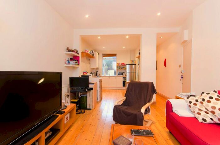 1 Bedroom Flat To Rent In Napier Road, Kensal Green, London, NW10