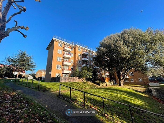 1 Bedroom Flat To Rent In Appleshaw House, London, SE5