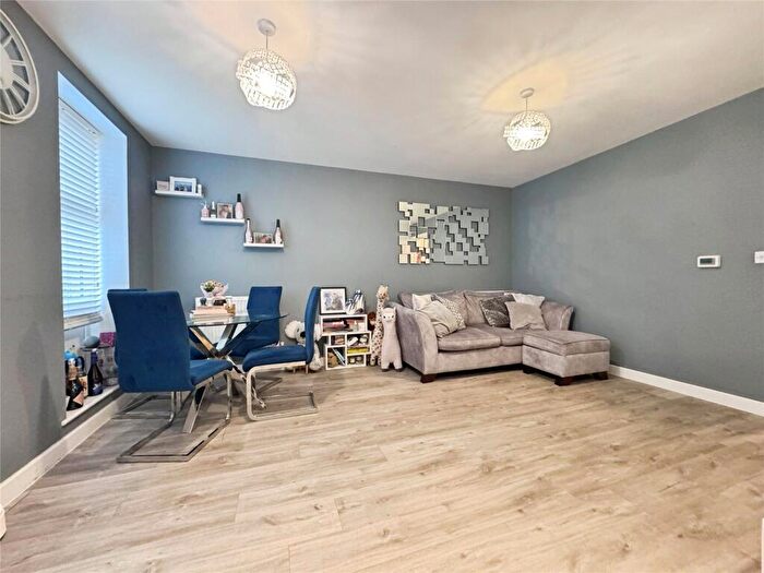 2 Bedroom Flat For Sale In London Road, Crayford, Dartford, DA1