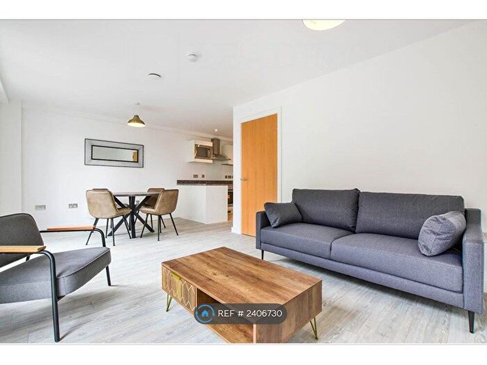 2 Bedroom Flat To Rent In Craven Street, Salford, M5