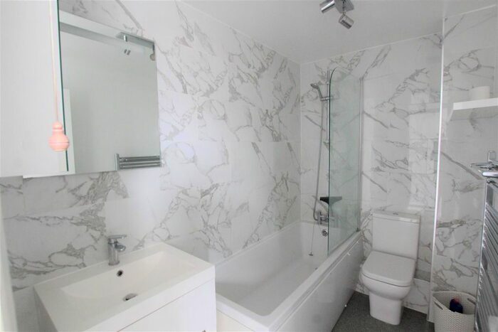 3 Bedroom Property To Rent In Regency Court, Brentwood, CM14