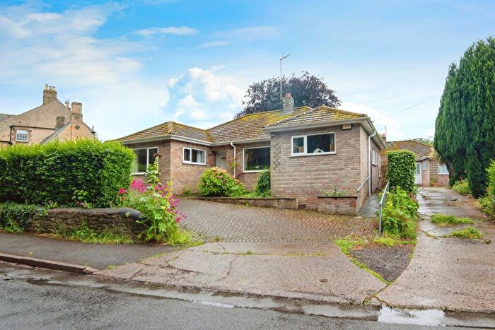 2 Bedroom Detached Bungalow For Sale In The Green, Welbourn, Lincoln, LN5