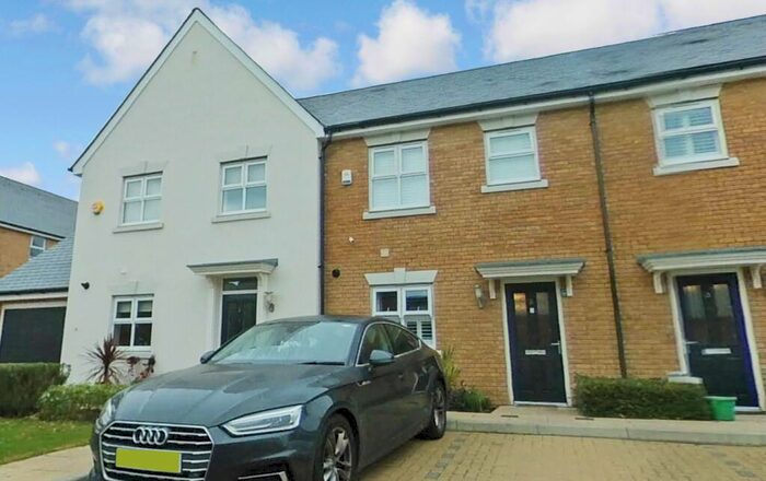 3 Bedroom Semi-Detached House To Rent In Olive Close, Horsham, RH12