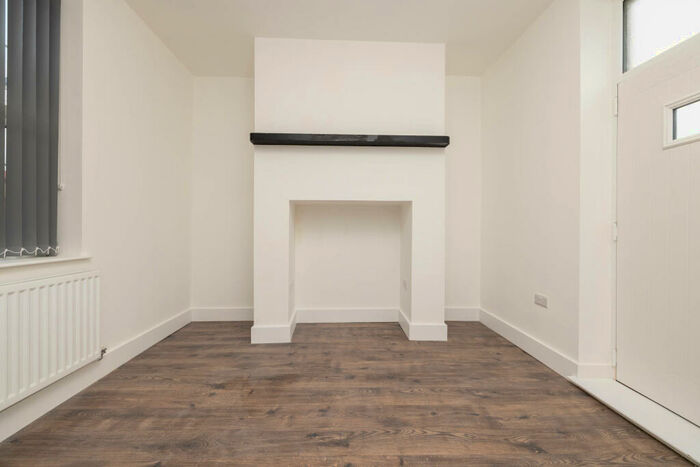 1 Bedroom Flat To Rent In Cook Street, Ellesmere Port, Merseyside, CH65