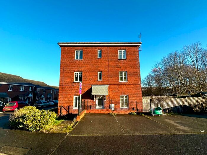 5 Bedroom Terraced House To Rent In Weavers Close, Whitwick, LE67