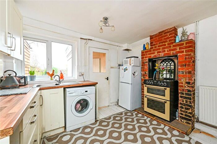 2 Bedroom Semi-Detached House For Sale In Sussex Road, Petersfield, Hampshire, GU31