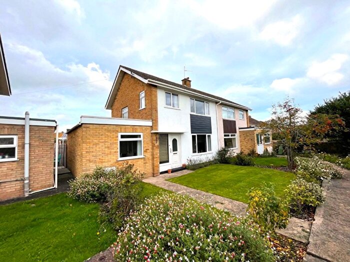3 Bedroom Semi-Detached House To Rent In Heathfield Close, North Petherton, Bridgwater, TA6
