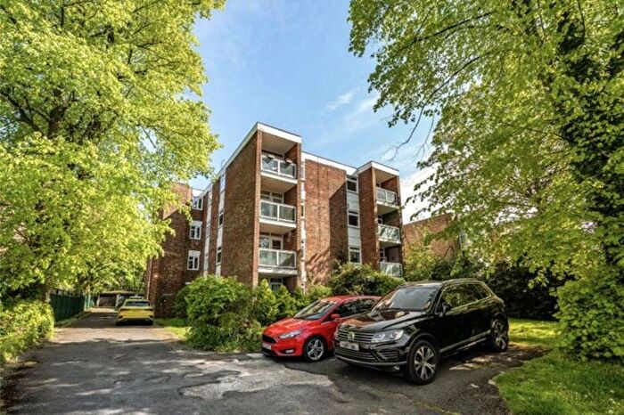 2 Bedroom Flat For Sale In Albemarle Road, Beckenham, BR3