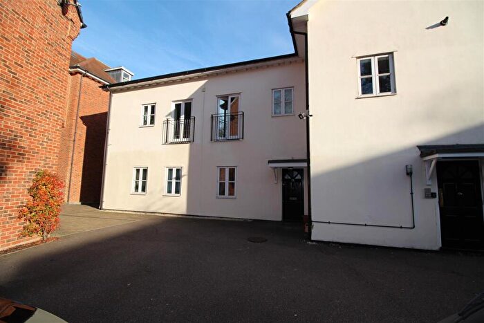 2 Bedroom House To Rent In Wallace Court, Bancroft, Hitchin, SG5