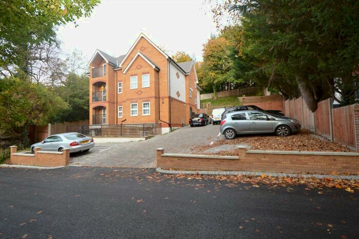 2 Bedroom Flat To Rent In Welcomes Road, Kenley, Purley, CR8
