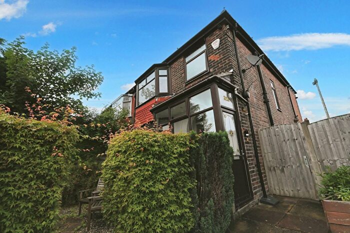 3 Bedroom Semi-Detached House For Sale In East Lancashire Road, Swinton, M27
