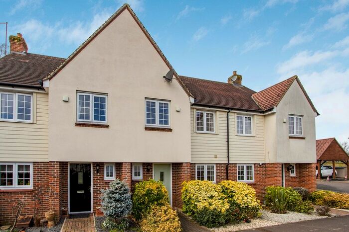 3 Bedroom Property To Rent In Old Rectory Drive, Hatfield, AL10