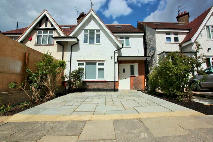 5 Bedroom House To Rent In Montpelier Rise, Golders Green, NW11