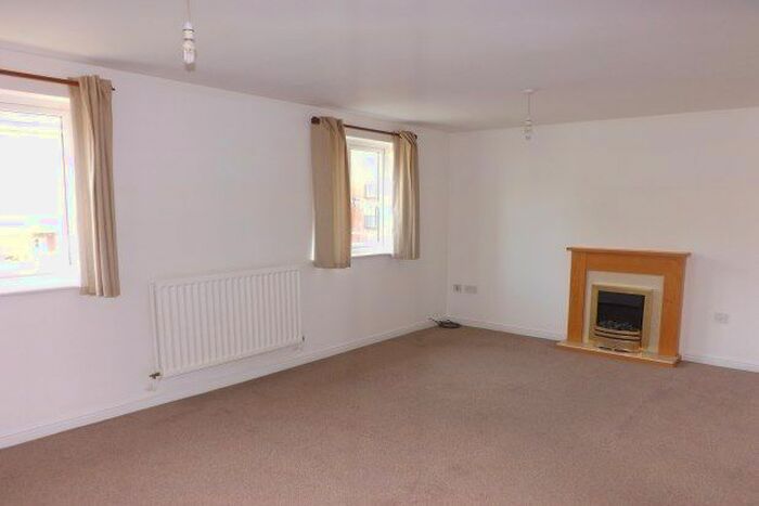 2 Bedroom Flat To Rent In Saltash Road, Swindon, SN2