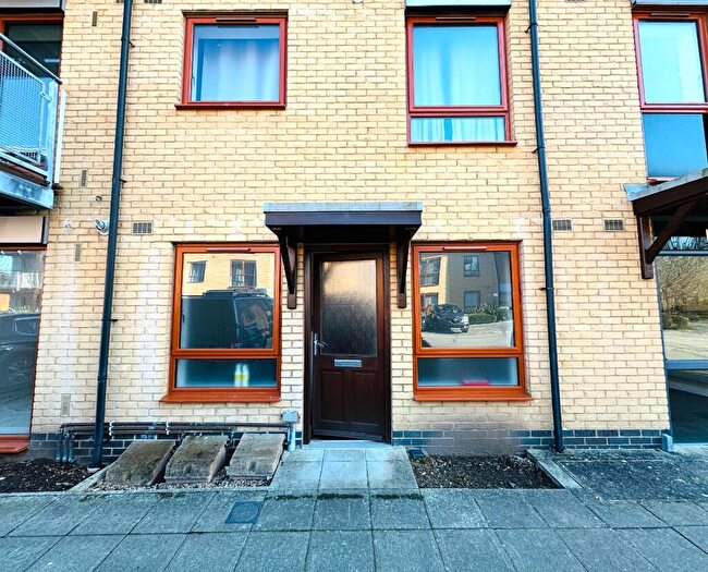 2 Bedroom Ground Maisonette To Rent In Commonwealth Drive, Crawley, West Sussex, RH10