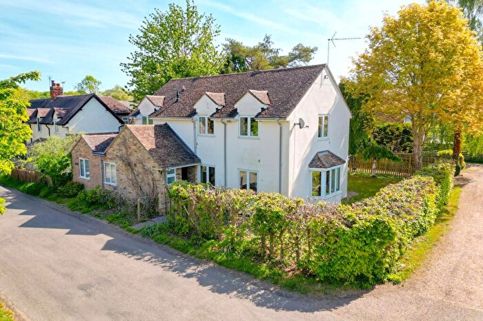 4 Bedroom Detached House To Rent In New Road, Hemingford Abbots, PE28