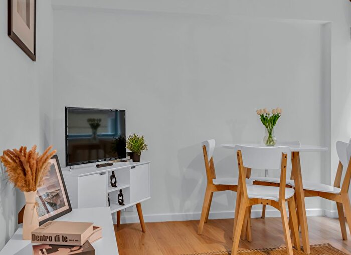 1 Bedroom Flat To Rent In Upper Thames Street, London, EC4V