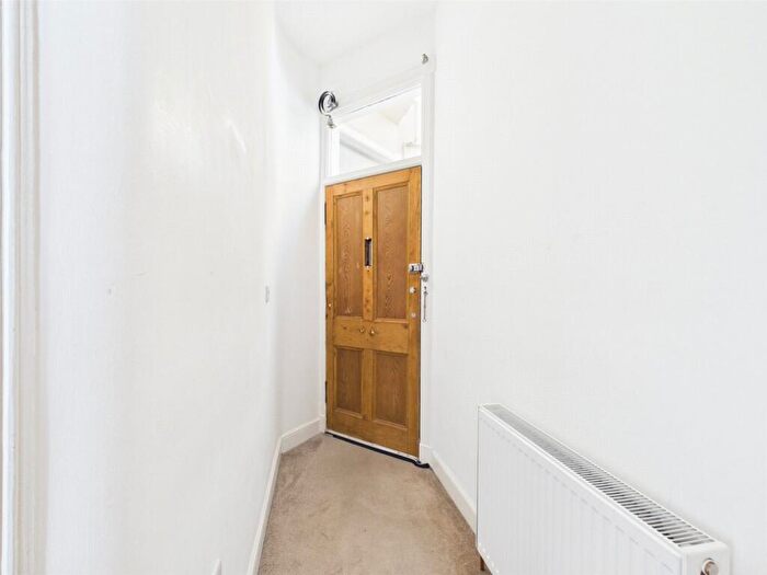 1 Bedroom Apartment To Rent In Comely Bank Row, Stockbridge, Edinburgh, EH4