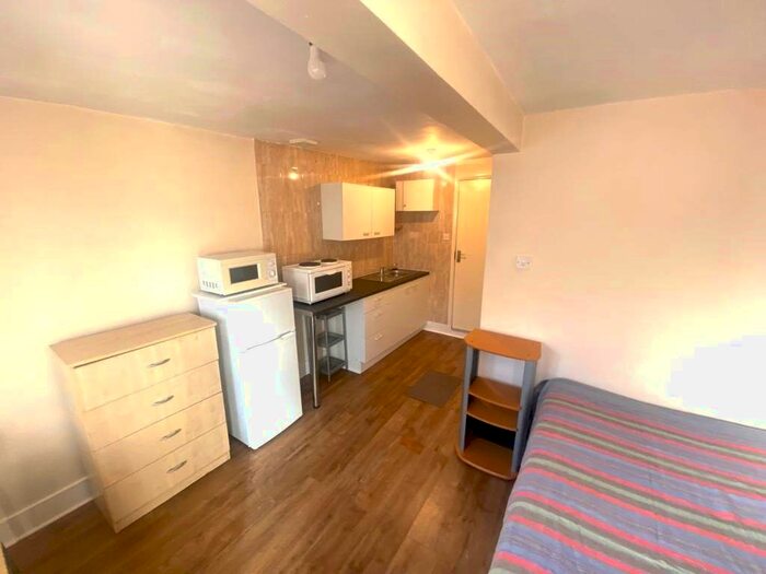 Studio To Rent In Farrant Avenue, London, N22