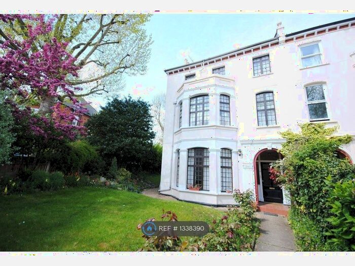 2 Bedroom Flat To Rent In Grove Park, London, SE5