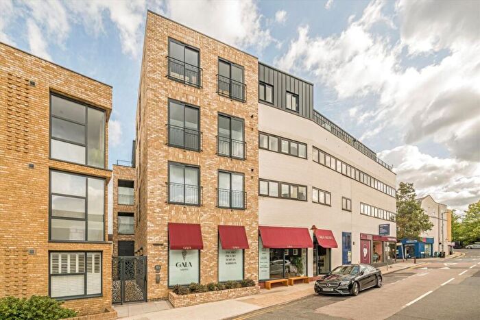 1 Bedroom Flat For Sale In St. Andrew's Road, Surbiton, KT6