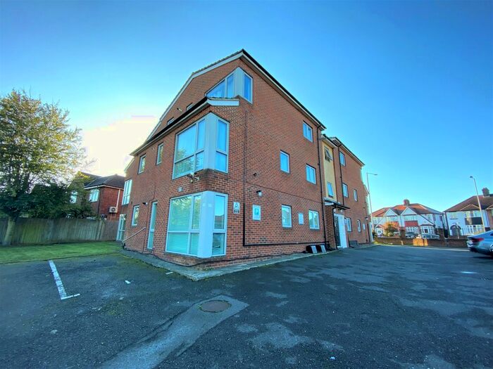 2 Bedroom Flat To Rent In Eltham Road, Eltham, London, SE9