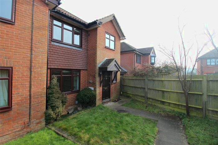 3 Bedroom Semi-Detached House To Rent In Landbury Walk, Ashford, Kent, TN25