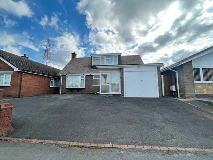 3 Bedroom Detached Bungalow To Rent In Scotts Green Close, Dudley, DY1