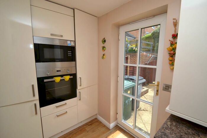 3 Bedroom End Of Terrace House For Sale In The Mistal, Thackley, BD10