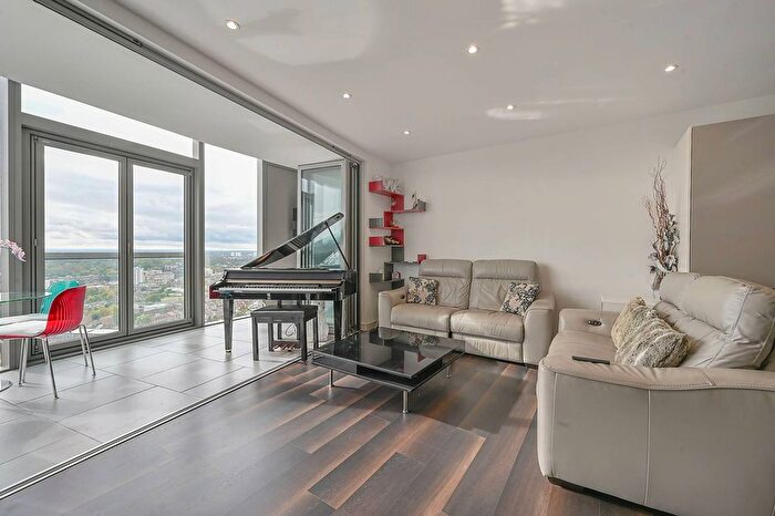 2 Bedroom Flat To Rent In Kew Eye Apartments, Brentford, TW8