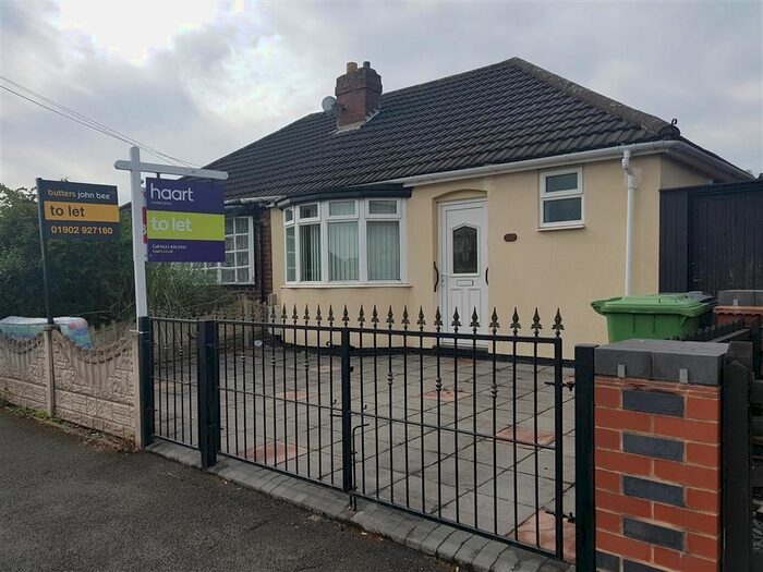 2 Bedroom Detached Bungalow To Rent In Hannah Road, Bilston, WV14