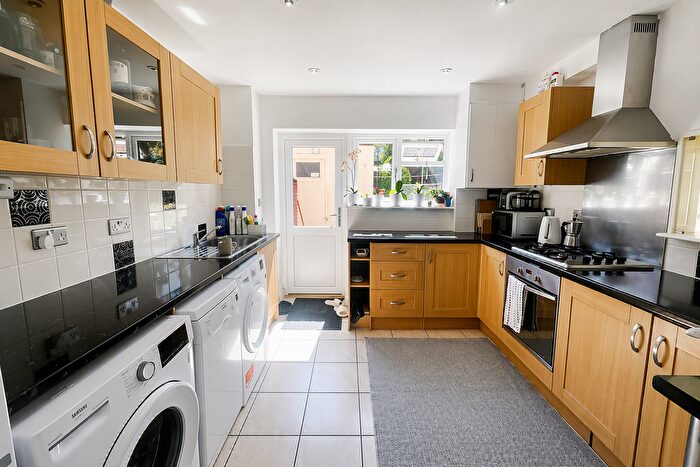 4 Bedroom Property To Rent In Woodford Green, IG8