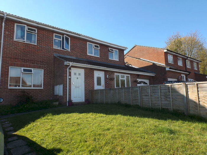 3 Bedroom House To Rent In Brighton Hill, RG22