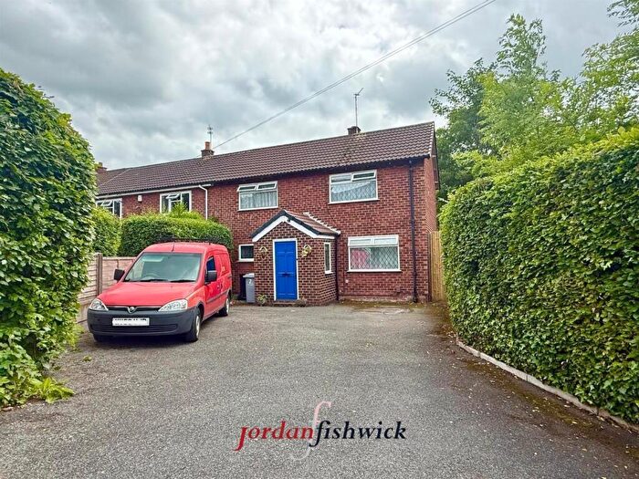 3 Bedroom End Of Terrace House For Sale In Dunster Road, Macclesfield, SK10