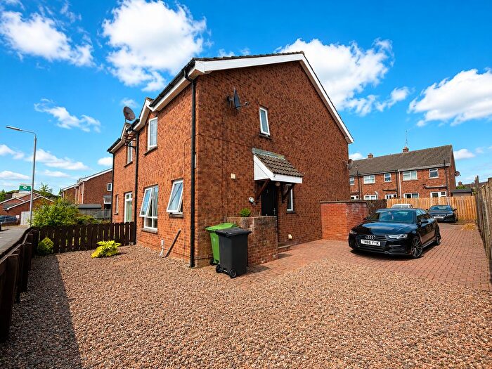 1 Bedroom Town House To Rent In Warren Grove, Lisburn, BT28