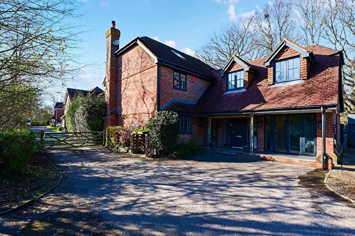 6 Bedroom Detached House For Sale In Little Binfields, Chineham, RG24