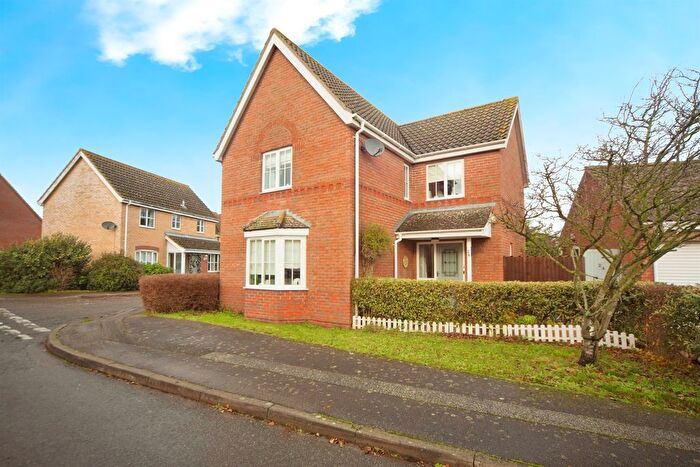 4 Bedroom Detached House For Sale In Tudor Avenue, Roydon, Diss, IP22