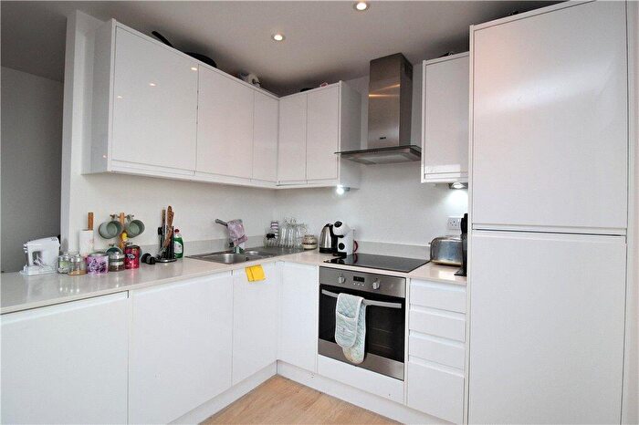 Studio To Rent In High Road, Finchley, N12
