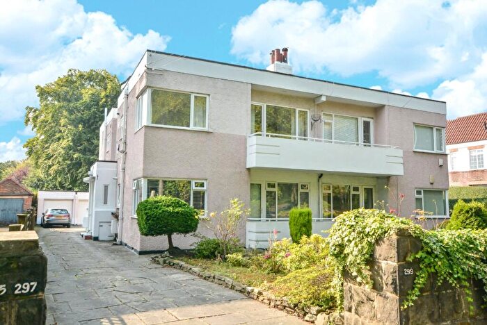 2 Bedroom Apartment For Sale In Otley Road, Leeds, West Yorkshire, LS16