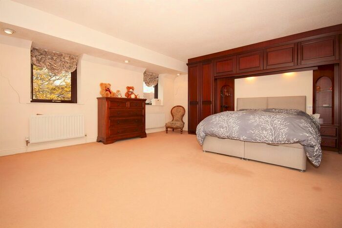 5 Bedroom Detached House For Sale In Highgrove, Coventry CV4