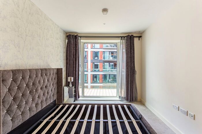 2 Bedroom Flat To Rent In Deveraux House, Woolwich Arsenal, SE18
